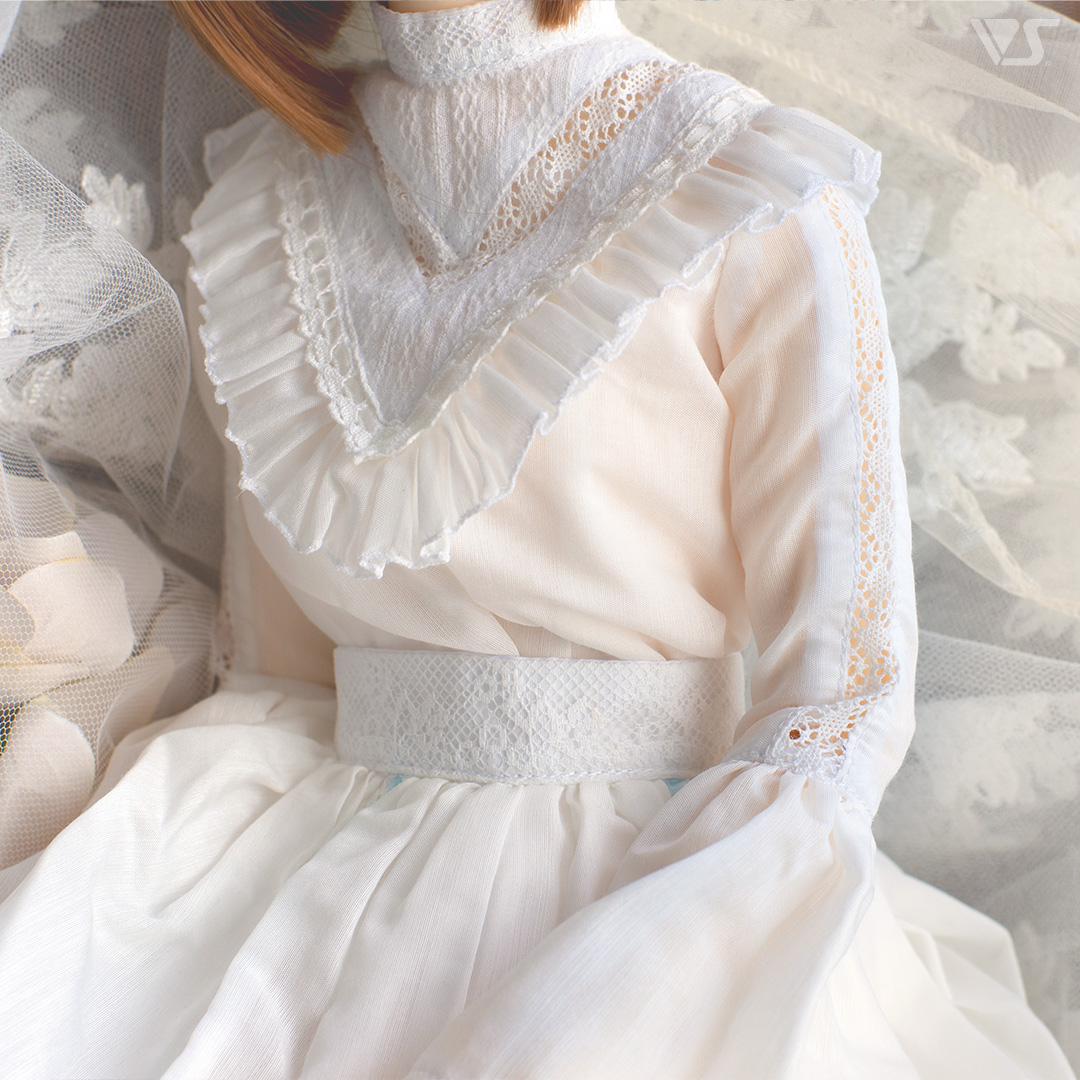 エレガントホワイトドレス